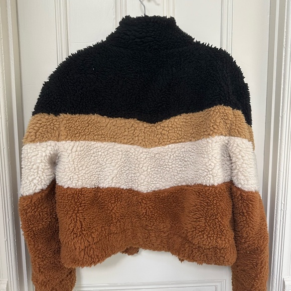 Cropped Teddy Coat - Picture 2 of 3